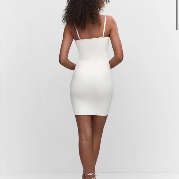 Heart-neckline knitted dress - Picture 2 of 4